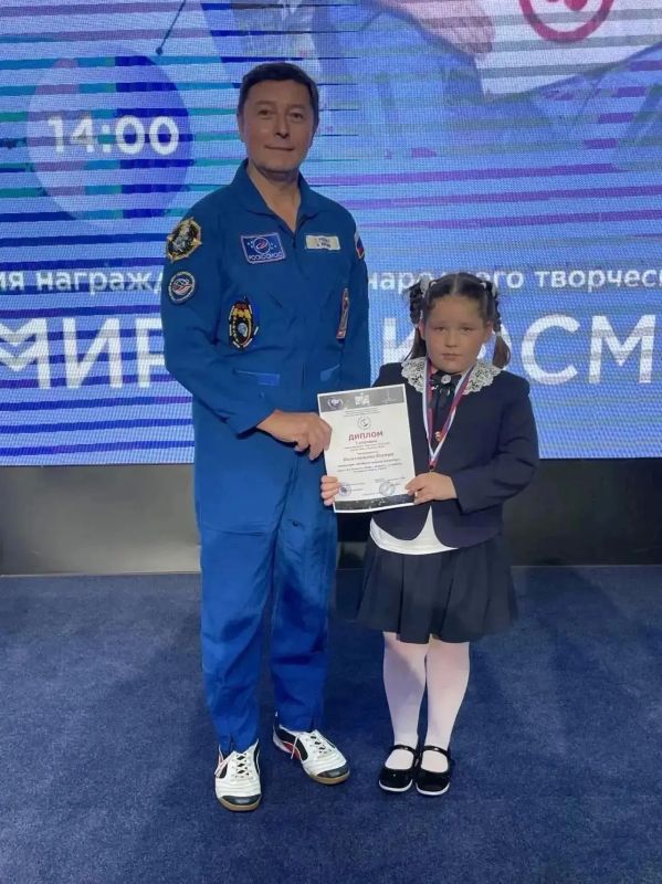 Юная художница из Королёва победила в международном конкурсе и получила диплом Федерации космонавтики России