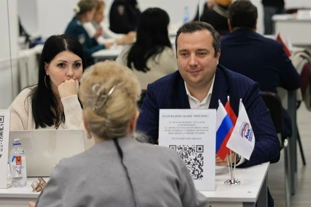 Уважаемые жители! В преддверии Международного дня пожилых людей, 30 сентября, в ДиКЦ «КОСТИНО» пройдёт приём граждан в формате «Выездная администрация»
