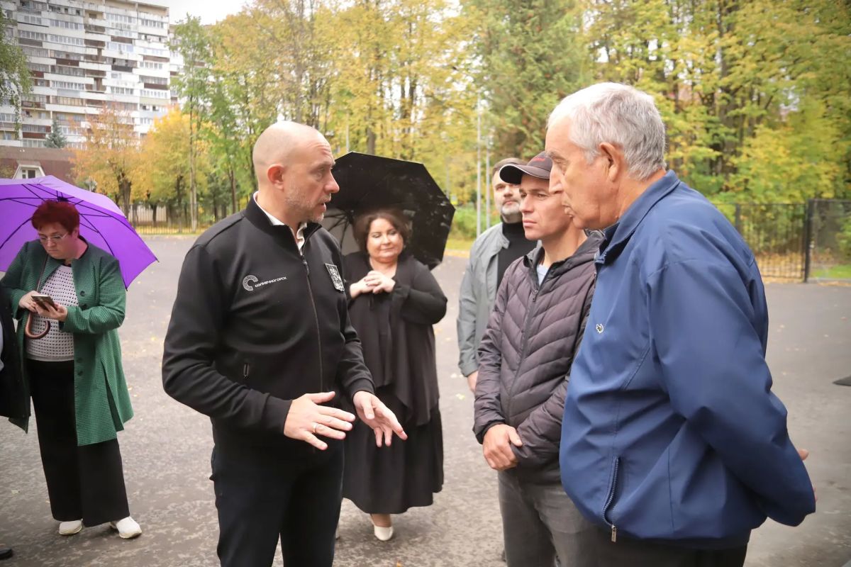 Константин Михальков: Сегодня провели обход в Менделеево и встретились с жителями в рамках выездной администрации Константин Михальков: Сегодня провели обход в Менделеево и встретились с жителями в рамках выездной администрации