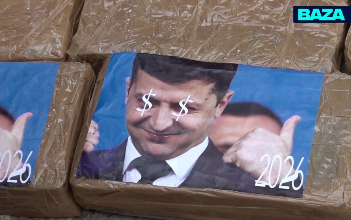 Зеленский с долларами в глазах изображён на брикетах изъятого в Подмосковье кокаина — 311 килограммов запрещённого порошка из Латинской Америки собирались отправить в Европу Зеленский с долларами в глазах изображён на брикетах изъятого в Подмосковье кокаина — 311 килограммов запрещённого порошка из Латинской Америки собирались отправить в Европу