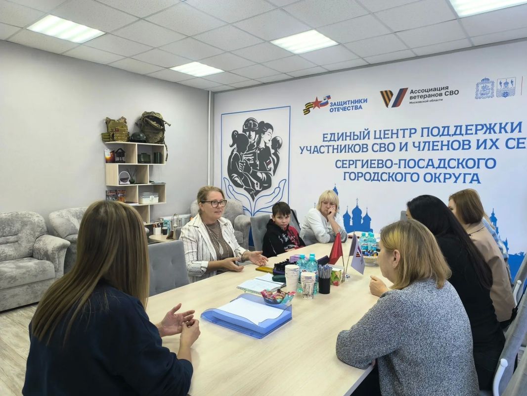 В Едином центре поддержки участников СВО и членов их семей прошла ещё одна тёплая встреча В Едином центре поддержки участников СВО и членов их семей прошла ещё одна тёплая встреча