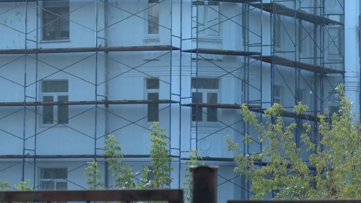 В Ступино начался капитальный ремонт фасада «зелёного дома» В Ступино начался капитальный ремонт фасада «зелёного дома»