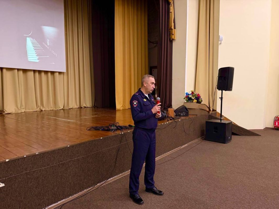 В рамках Единого дня профилактики детского травматизма во всех образовательных организациях подмосковной Истры состоялись показы фильма, посвященного рискам и опасным последствиям управления питбайками несовершеннолетними В рамках Единого дня профилактики детского травматизма во всех образовательных организациях подмосковной Истры состоялись показы фильма, посвященного рискам и опасным последствиям управления питбайками несовершеннолетними