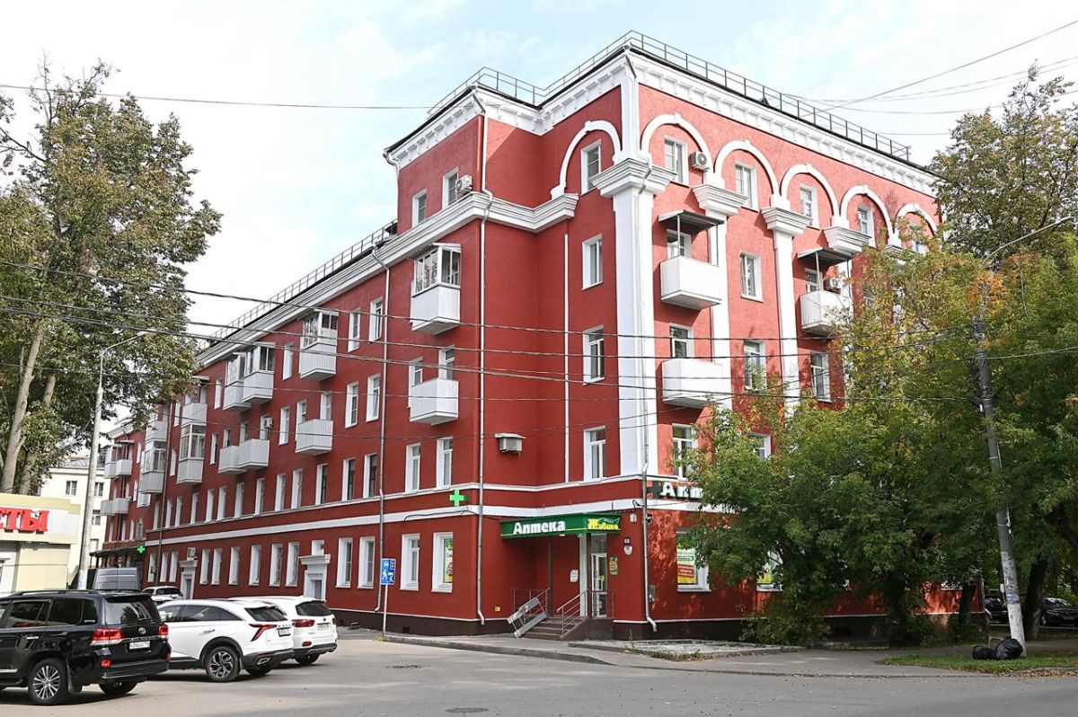 В Климовске обновили фасад дома по современной технологии