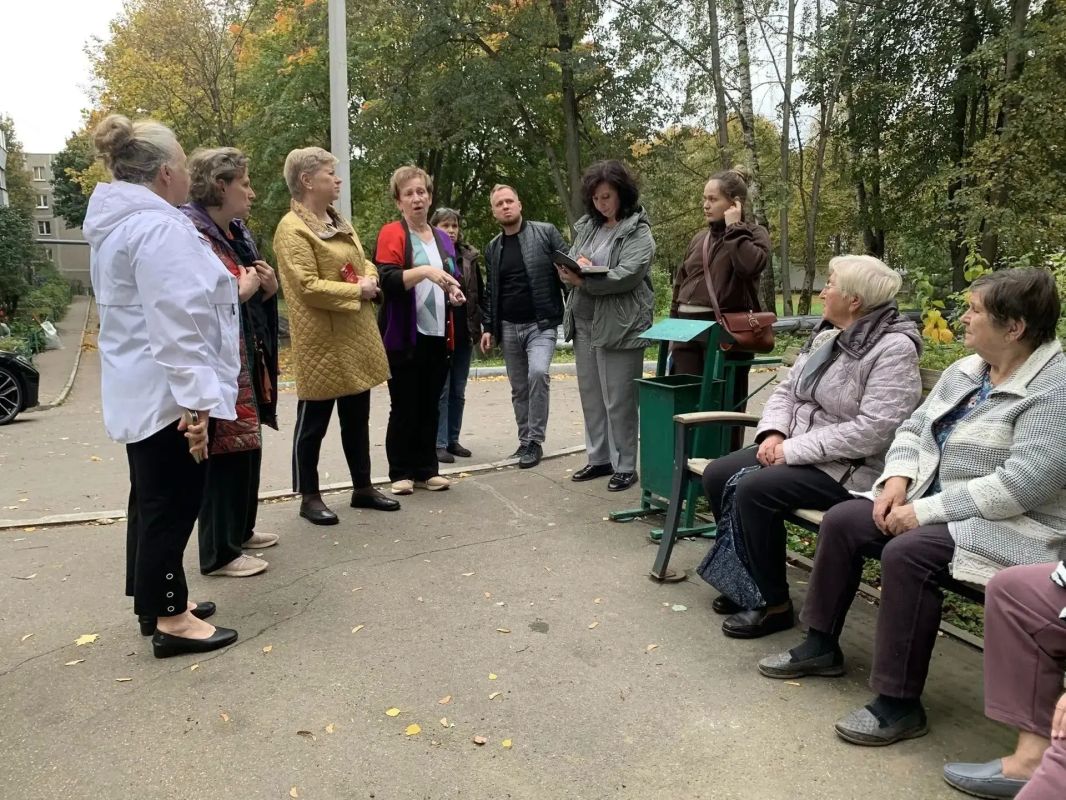 Обход двора в деревне Чурилково
