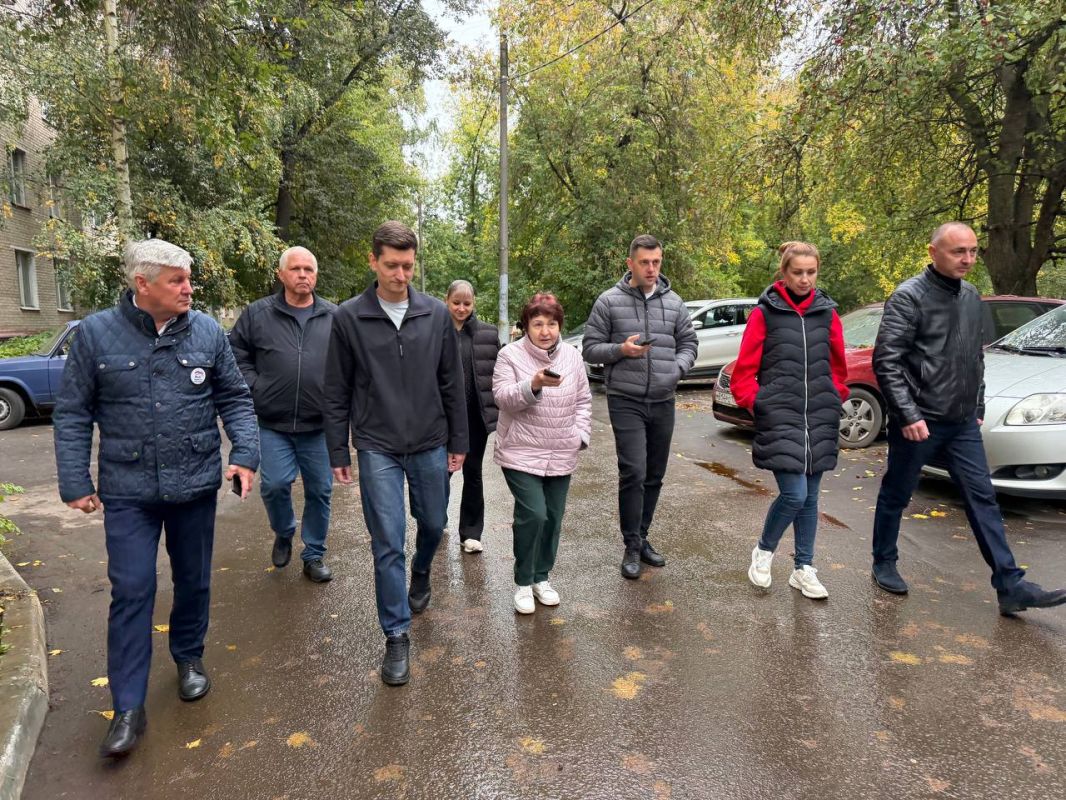 Заместитель главы городского округа Подольск Дмитрий Семенов провёл обход в микрорайоне Юбилейный