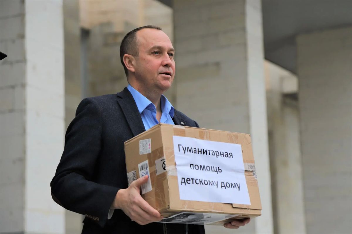Алексей Малкин: Сегодня вместе с однопартийцами передали очередной гуманитарный груз Алексей Малкин: Сегодня вместе с однопартийцами передали очередной гуманитарный груз