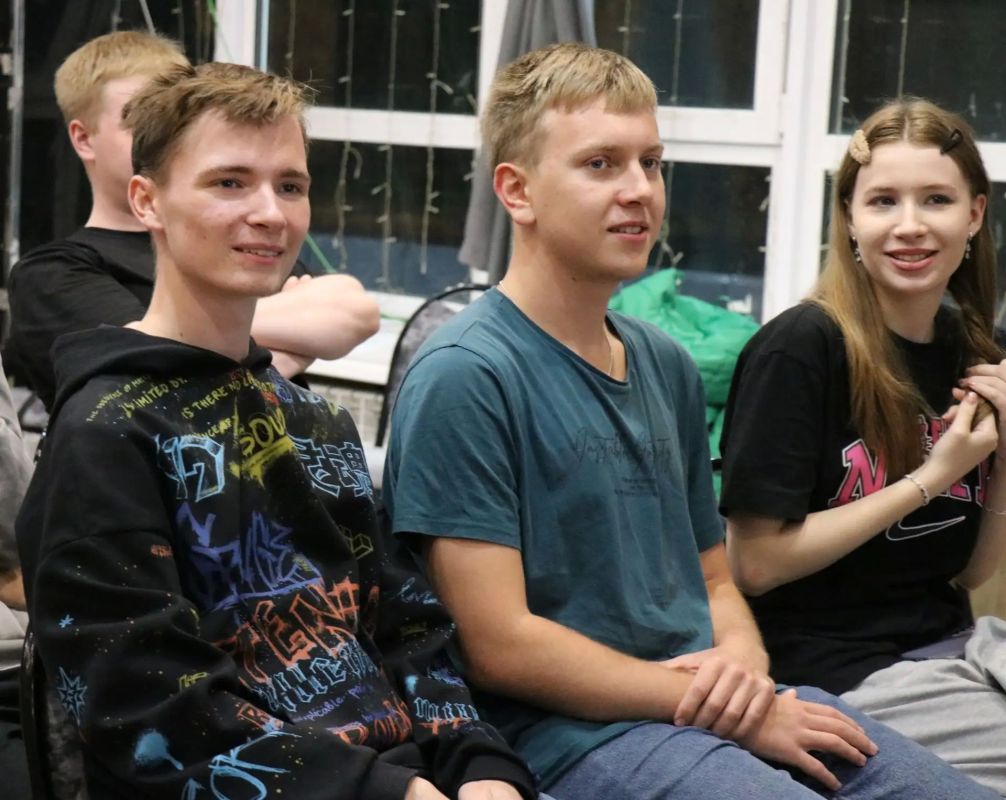 В Молодёжном центре говорили о праве и единстве В Молодёжном центре говорили о праве и единстве