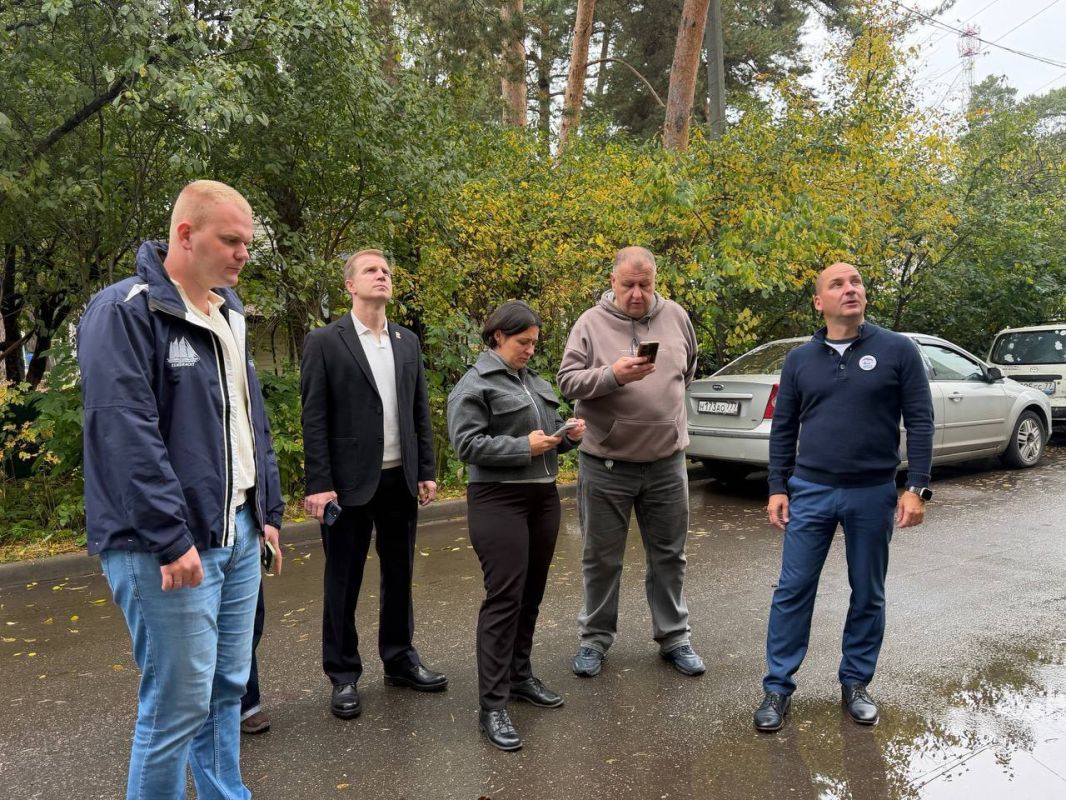 Заместитель главы городского округа Подольск Михаил Саруханов провёл обход в посёлке Александровка Заместитель главы городского округа Подольск Михаил Саруханов провёл обход в посёлке Александровка