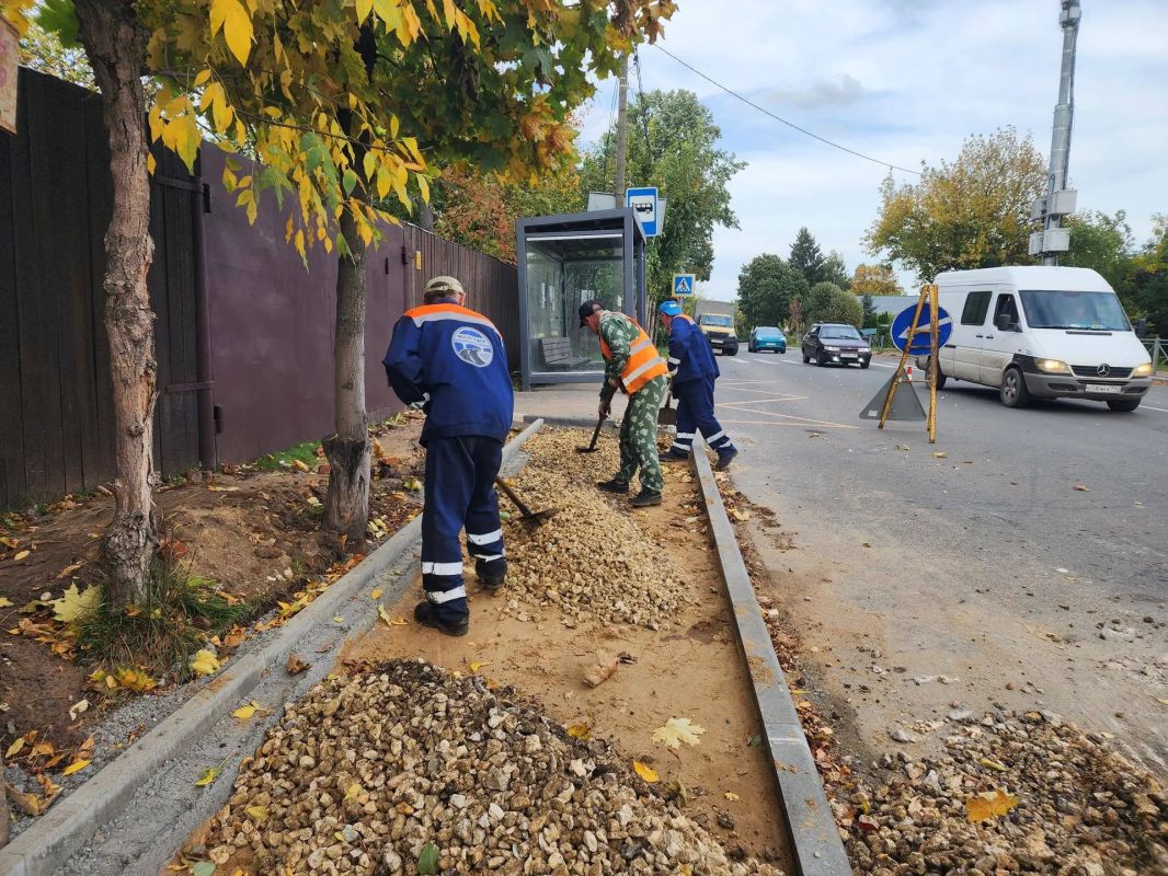 В Королёве завершаются работы по благоустройству пешеходного тротуара на улице Московской В Королёве завершаются работы по благоустройству пешеходного тротуара на улице Московской
