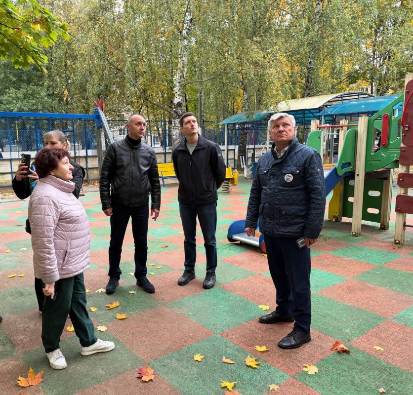 Заместитель главы городского округа Подольск Дмитрий Семенов провёл обход в микрорайоне Юбилейный Заместитель главы городского округа Подольск Дмитрий Семенов провёл обход в микрорайоне Юбилейный