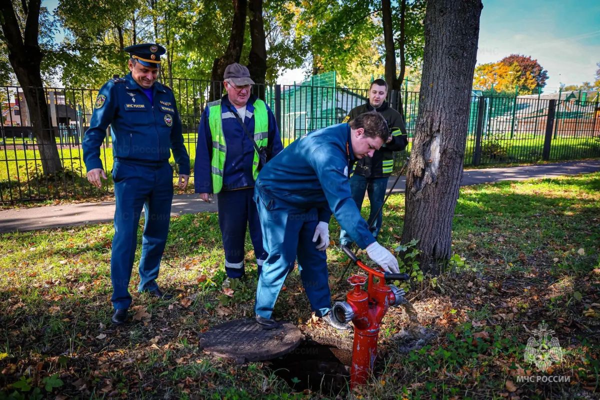 В Клину инспектируют системы противопожарного водоснабжения В Клину инспектируют системы противопожарного водоснабжения