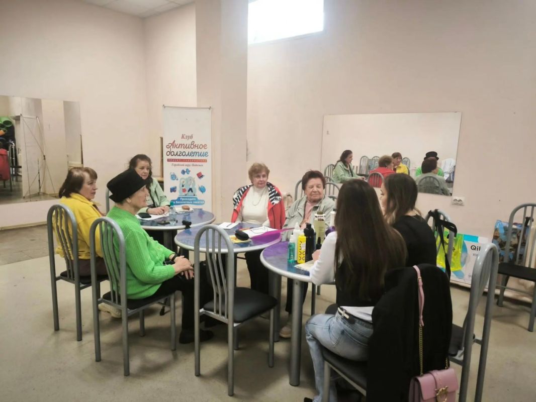 Уход без сложностей: долголетам рассказали, как сохранить здоровье волос Уход без сложностей: долголетам рассказали, как сохранить здоровье волос