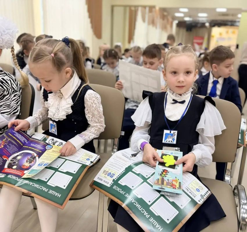 В Единый день безопасности дорожного движения сотрудники Госавтоинспекции МУ МВД России «Власиха» провели мероприятие «Посвящение в пешеходы» В Единый день безопасности дорожного движения сотрудники Госавтоинспекции МУ МВД России «Власиха» провели мероприятие «Посвящение в пешеходы»
