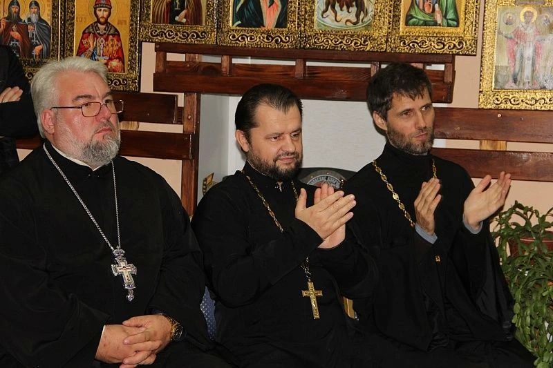27 сентября в селе Марчуги по-особенному тепло и торжественно отметили праздник села, который совпал с православным праздником Воздвижения Креста Господня - одним из важнейших в христианском мире 27 сентября в селе Марчуги по-особенному тепло и торжественно отметили праздник села, который совпал с православным праздником Воздвижения Креста Господня - одним из важнейших в христианском мире