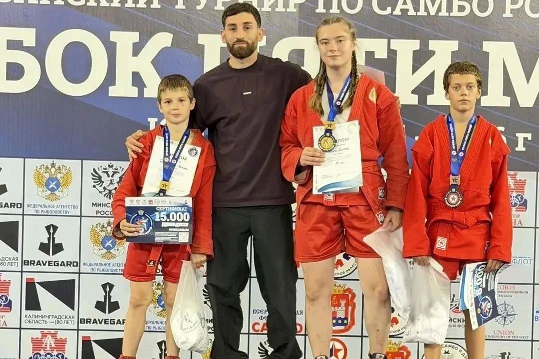 Спортсмены из Сергиева Посада в числе победителей турнира по самбо «Кубок пяти морей» Спортсмены из Сергиева Посада в числе победителей турнира по самбо «Кубок пяти морей»