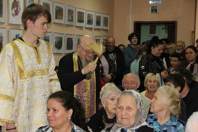 27 сентября в селе Марчуги по-особенному тепло и торжественно отметили праздник села, который совпал с православным праздником Воздвижения Креста Господня - одним из важнейших в христианском мире 27 сентября в селе Марчуги по-особенному тепло и торжественно отметили праздник села, который совпал с православным праздником Воздвижения Креста Господня - одним из важнейших в христианском мире
