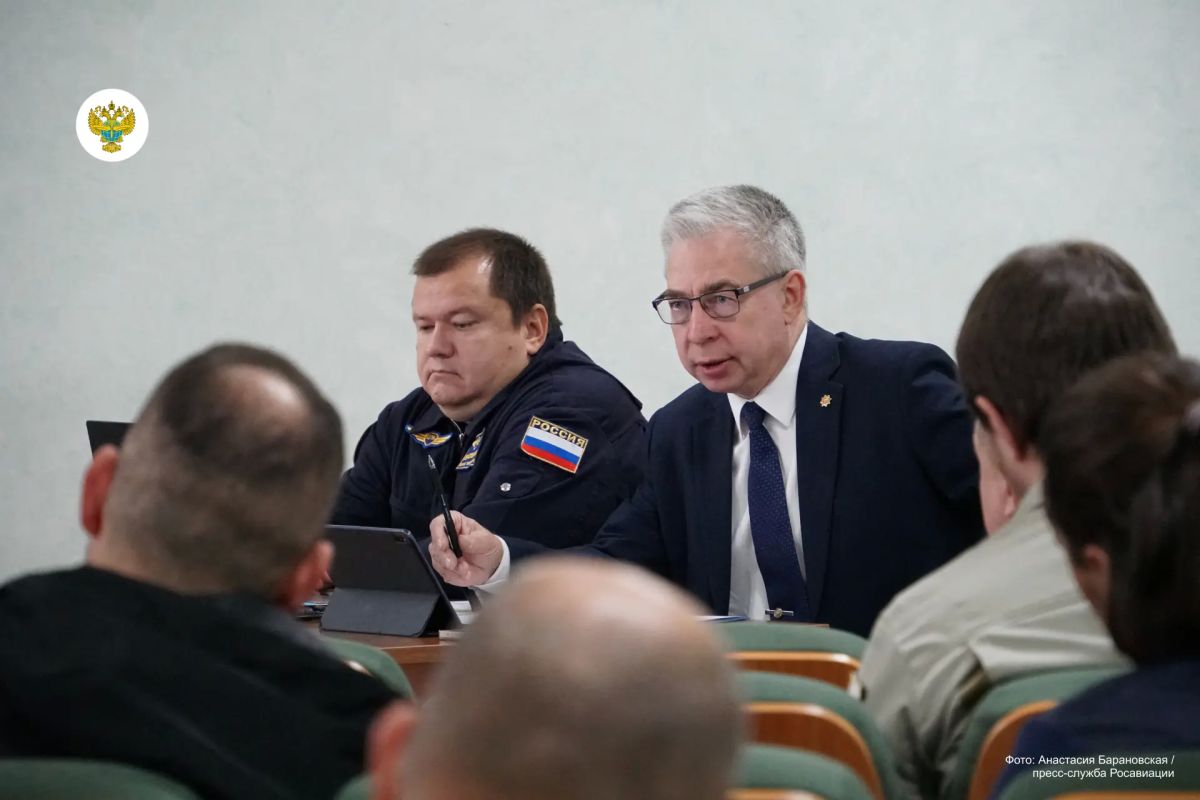 Росавиацией на базе ФГБУ «НИИ ЦПК им. Ю.А. Гагарина» с участием специалистов центра и ПАО «РКК «Энергия им. С.П. Королева» проведены занятия по подготовке спасателей