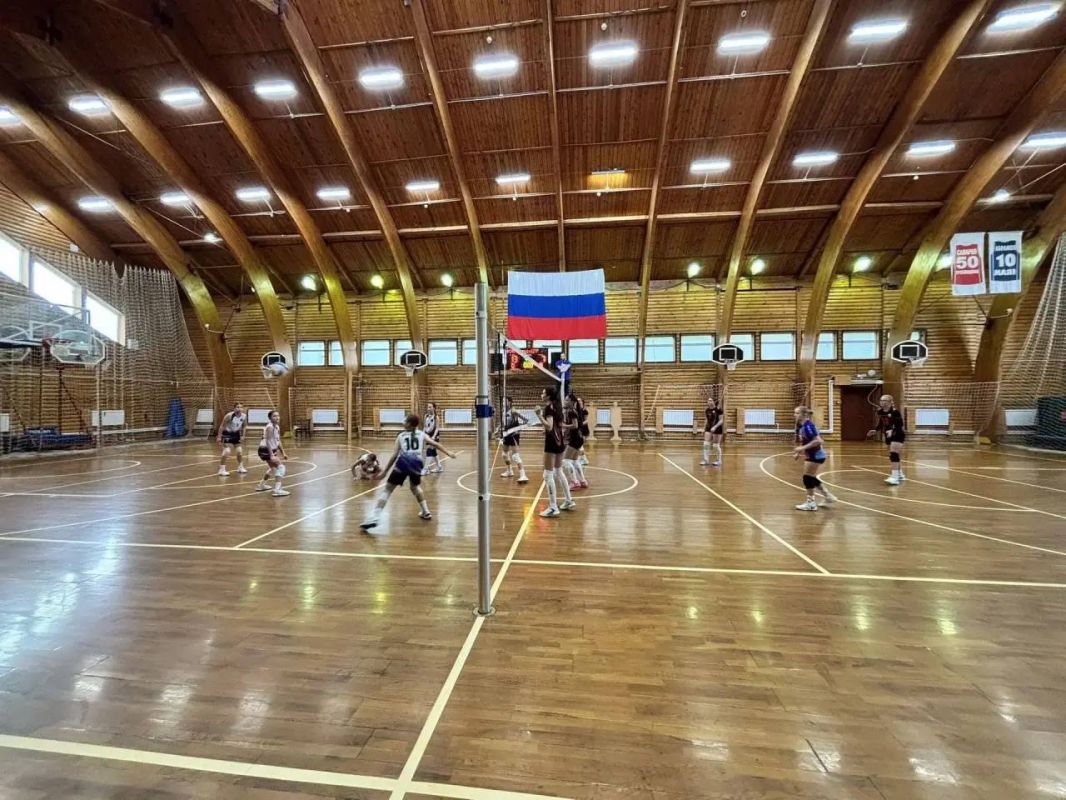 27 сентября в ФОЗ «Тонус» прошло спортивное соревнование муниципального округа Чехов по волейболу среди девушек 2012-2013 гг.р