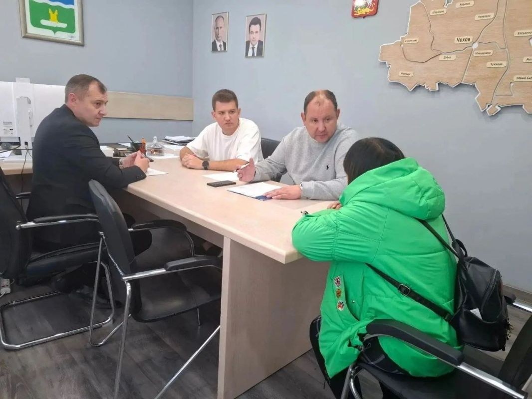 Провёл личный приём жителей Провёл личный приём жителей