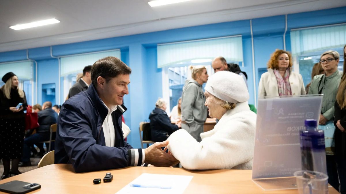 Владимир Волков: Сегодня встречу жителями в формате выездной администрации провели в гимназии №18 в Томилино Владимир Волков: Сегодня встречу жителями в формате выездной администрации провели в гимназии №18 в Томилино