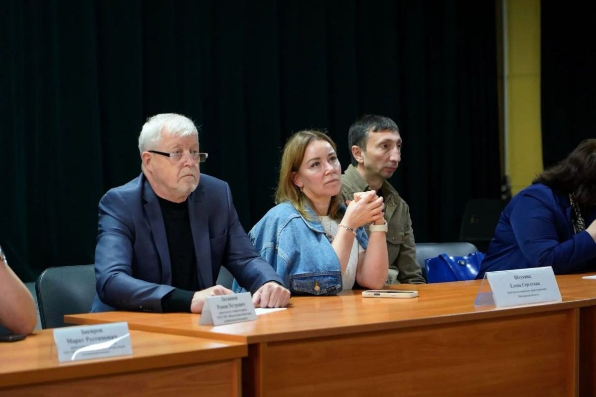 На встрече с жителями округа обсудили актуальные вопросы здравоохранения На встрече с жителями округа обсудили актуальные вопросы здравоохранения