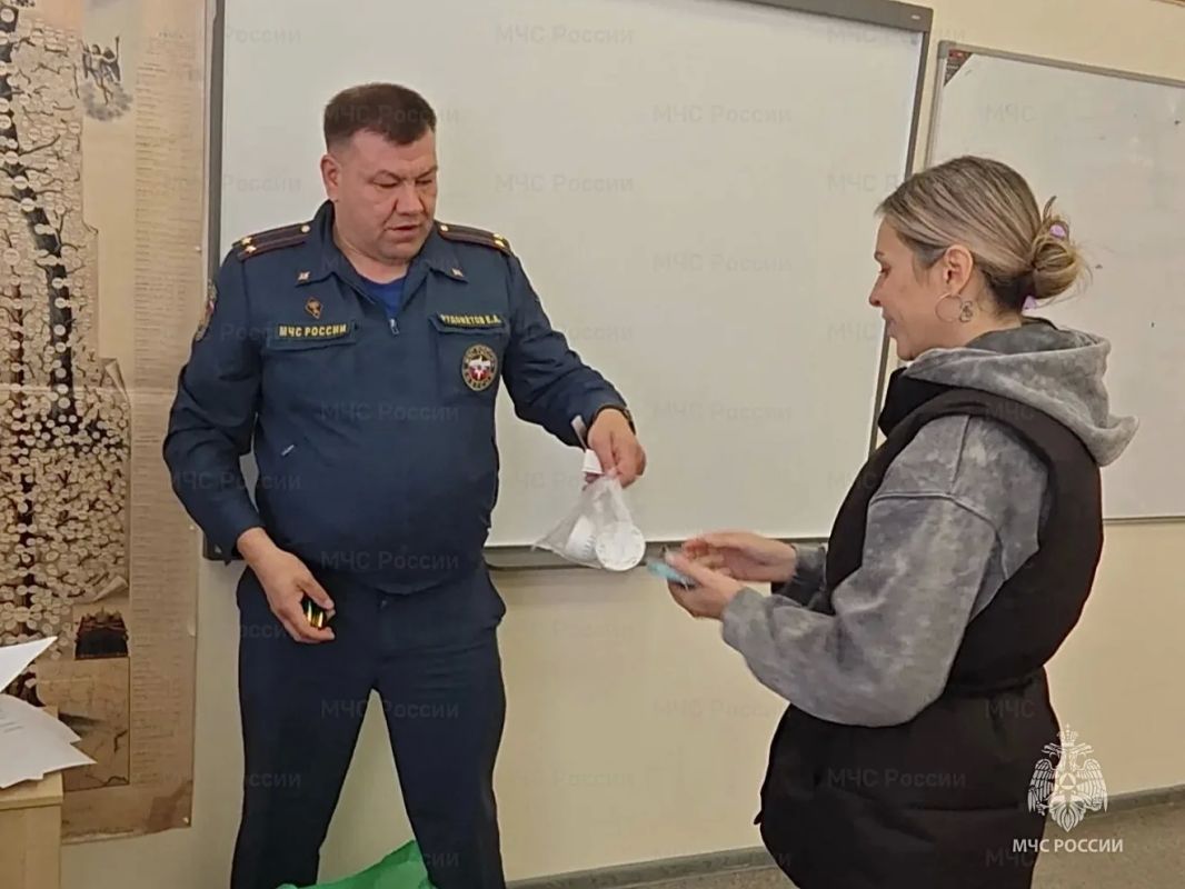 В Балашихе многодетным семьям вручают пожарные извещатели В Балашихе многодетным семьям вручают пожарные извещатели