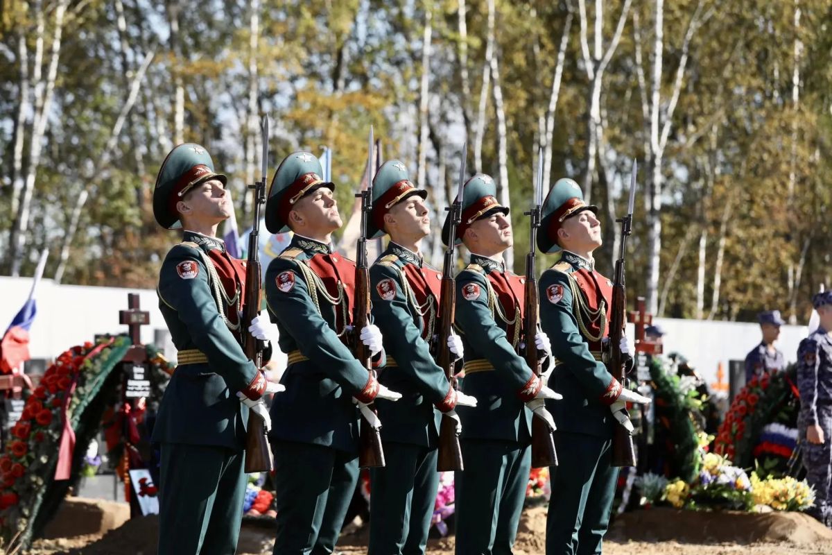 Память погибших участников СВО почтили в Балашихе в День воссоединения новых территорий с Россией Память погибших участников СВО почтили в Балашихе в День воссоединения новых территорий с Россией