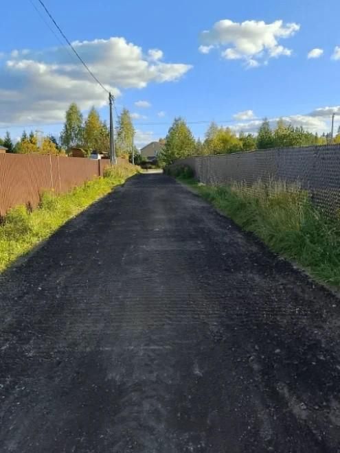 В деревне Калитино завершены работы по восстановлению профиля автомобильных дорог на улицах Свободная и Луговая
