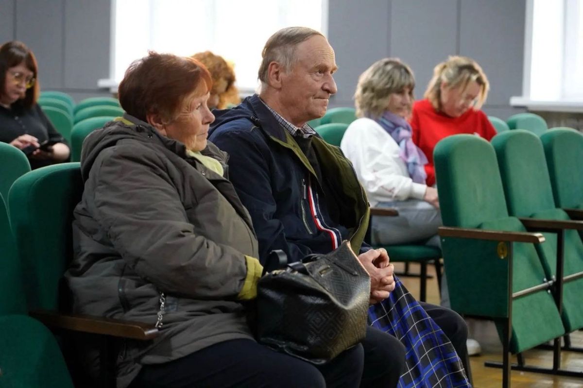 На встрече с жителями округа обсудили актуальные вопросы здравоохранения На встрече с жителями округа обсудили актуальные вопросы здравоохранения