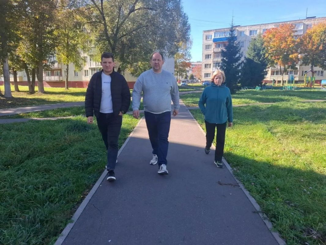Сегодня вместе с коллегами из МБУ «Чеховское благоустройство» провели обход общественной территории в с. Дубна Сегодня вместе с коллегами из МБУ «Чеховское благоустройство» провели обход общественной территории в с. Дубна