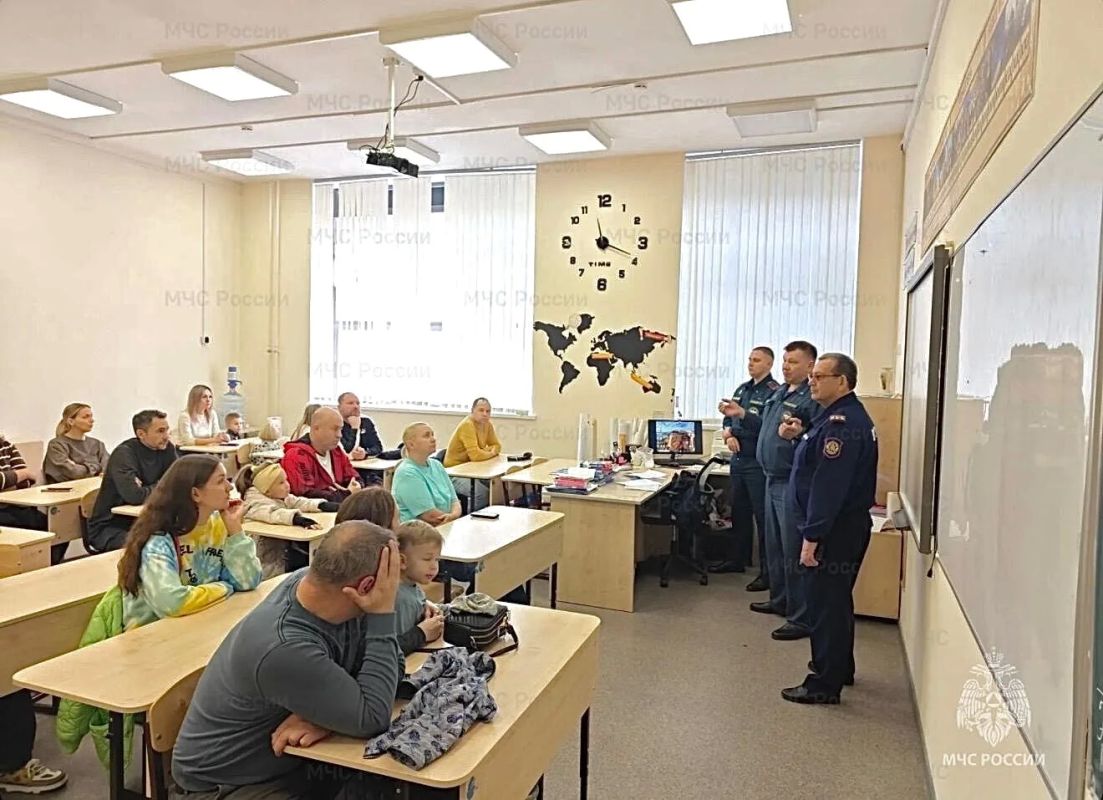 В Балашихе многодетным семьям вручают пожарные извещатели В Балашихе многодетным семьям вручают пожарные извещатели