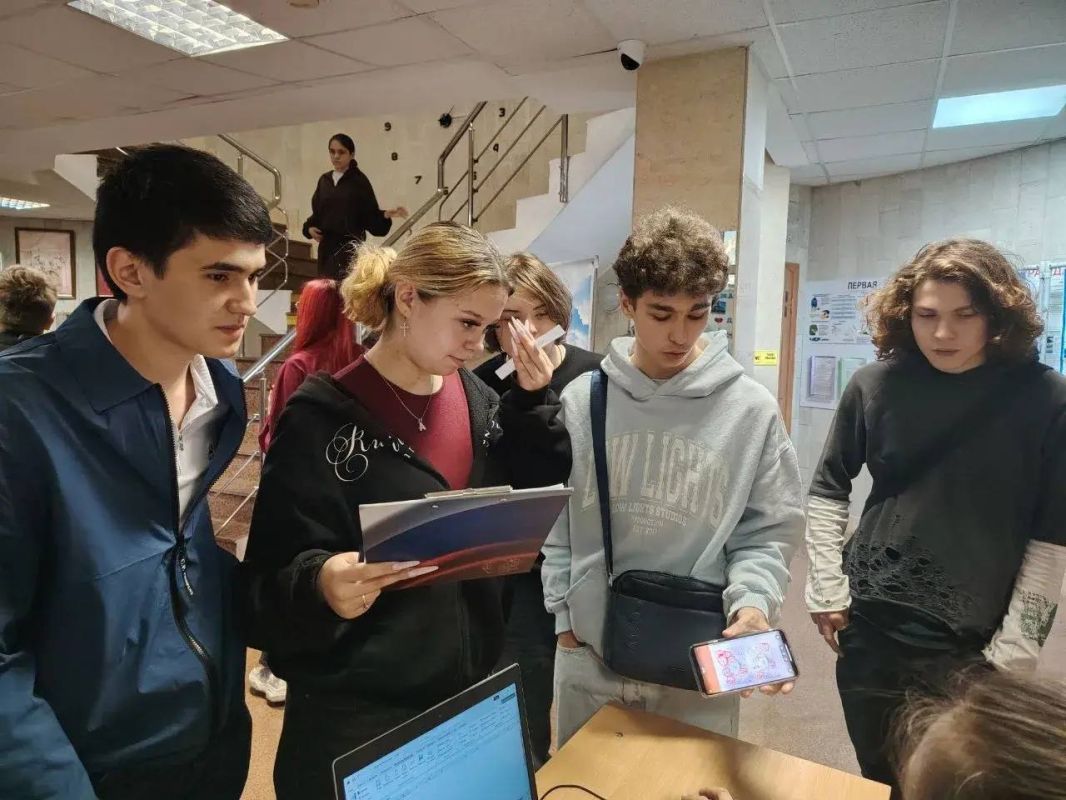 Студенты колледжей Подольска сыграли в стратегическую игру «Создай свою империю» Студенты колледжей Подольска сыграли в стратегическую игру «Создай свою империю»