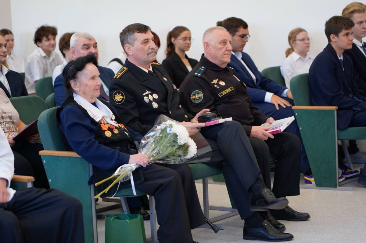 В гимназии № 4 прошёл урок мужества, посвящённый 245летию Подольска В гимназии № 4 прошёл урок мужества, посвящённый 245летию Подольска