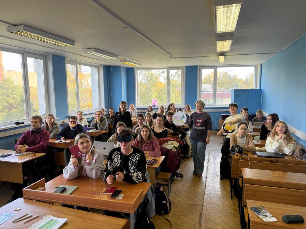 В Химках автоинспекторы. совместно с представителями РОО «СБДД» провели интерактивный тренинг «Без промилле» В Химках автоинспекторы. совместно с представителями РОО «СБДД» провели интерактивный тренинг «Без промилле»