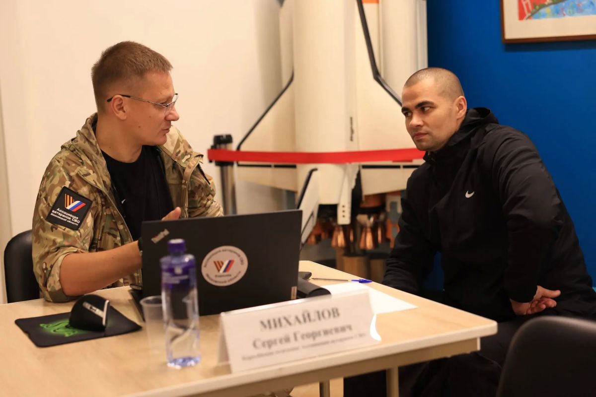 Свыше 150 человек обратились со своими вопросами на личном приёме в формате «Выездная администрация» в ДиКЦ «КОСТИНО» Свыше 150 человек обратились со своими вопросами на личном приёме в формате «Выездная администрация» в ДиКЦ «КОСТИНО»