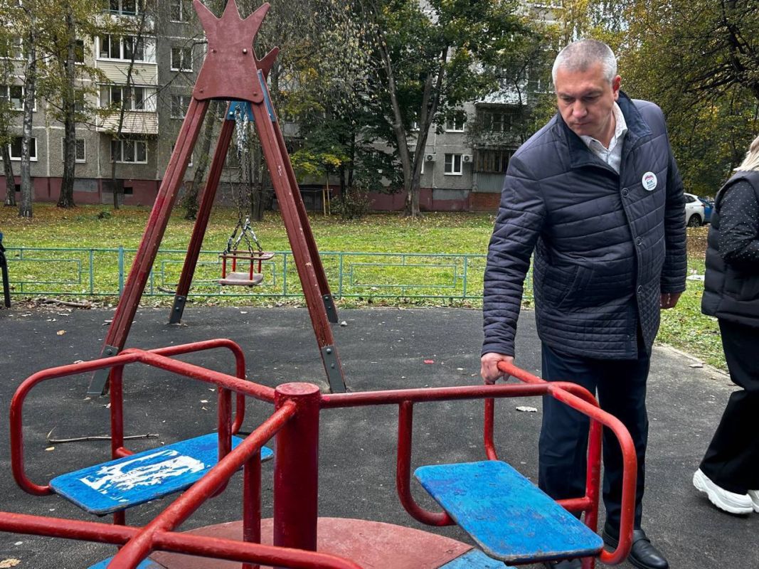 Дмитрий Семёнов провёл обход в микрорайоне Юбилейный Дмитрий Семёнов провёл обход в микрорайоне Юбилейный