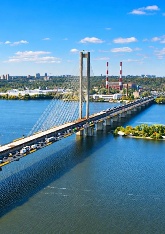 Режим работы мостов Киева, установленный КГГА, объявил заммэра Петр Пантелеев