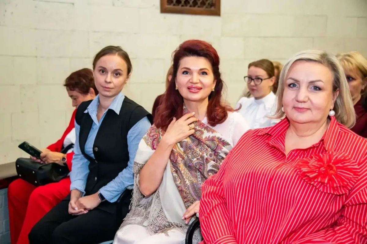 Татьяна Витушева: Поздравила учителей и ветеранов педагогического труда муниципального округа Истра с наступающим Днём учителя Татьяна Витушева: Поздравила учителей и ветеранов педагогического труда муниципального округа Истра с наступающим Днём учителя