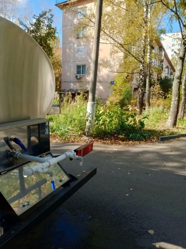 Автоцистерна с питьвой водой расположена в/г Павшино д.14