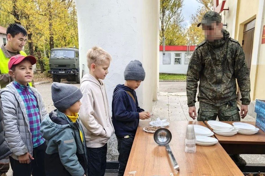 Для себя и для соседа: жители Военного городка в Долгопрудном навели порядок в микрорайоне Для себя и для соседа: жители Военного городка в Долгопрудном навели порядок в микрорайоне