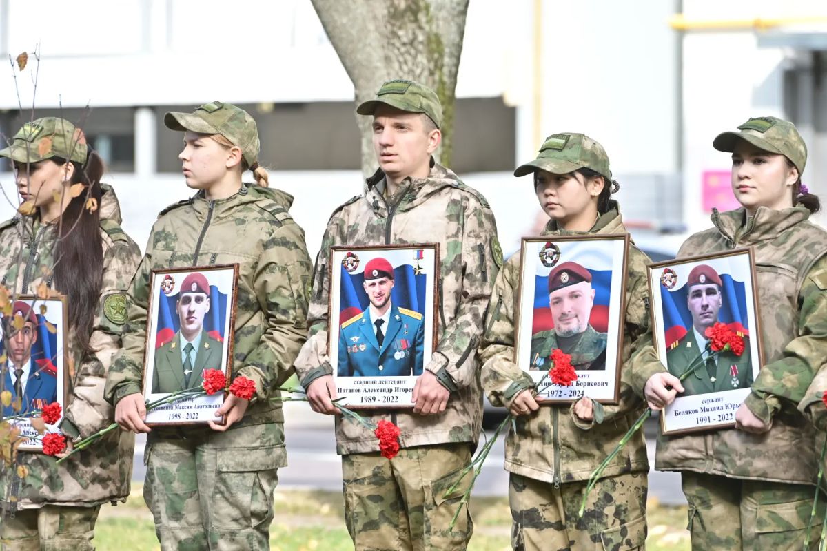 Памятник Воину спецназа открыли в Балашихе Памятник Воину спецназа открыли в Балашихе