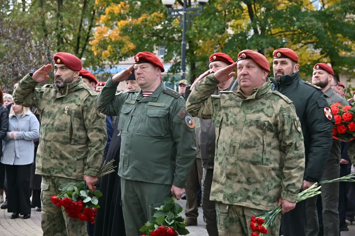 Памятник Воину спецназа открыли в Балашихе Памятник Воину спецназа открыли в Балашихе