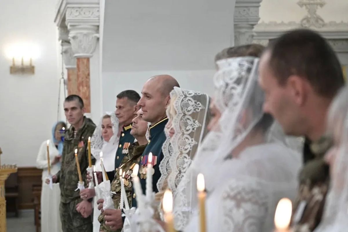 Любовь, проверенная временем: в Красногорске прошло венчание ветеранов СВО Любовь, проверенная временем: в Красногорске прошло венчание ветеранов СВО