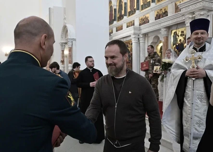 В Никольском соборе Павшинской поймы в Красногорске сегодня прошло особенное событие – семь пар наших Героев-членов Ассоциации ветеранов СВО Московской области прошли таинство венчания и скрепили свои союзы перед Богом В Никольском соборе Павшинской поймы в Красногорске сегодня прошло особенное событие – семь пар наших Героев-членов Ассоциации ветеранов СВО Московской области прошли таинство венчания и скрепили свои союзы перед Богом