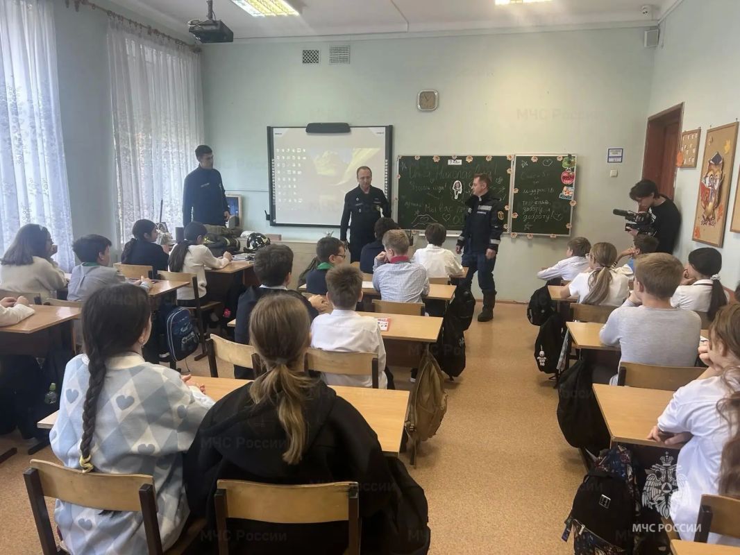 В преддверии Дня гражданской обороны в Химках прошло тематическое мероприятие для жителей и школьников В преддверии Дня гражданской обороны в Химках прошло тематическое мероприятие для жителей и школьников