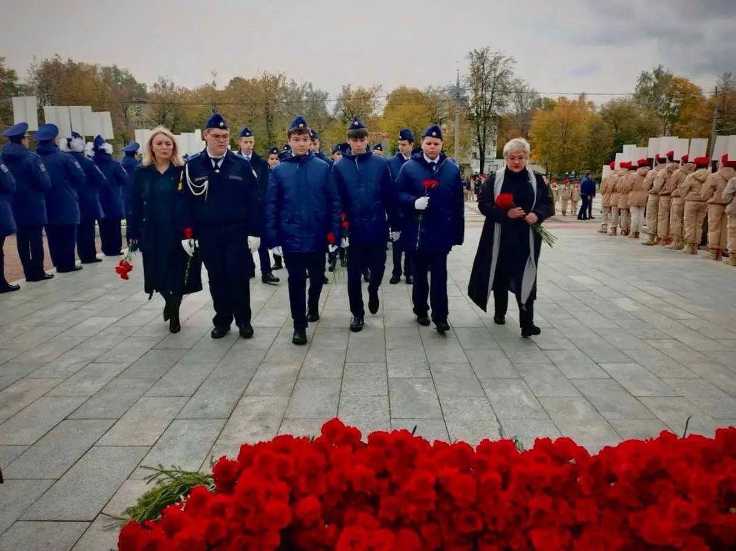 Росгвардейцы почтили память Подольских курсантов в Подмосковье Росгвардейцы почтили память Подольских курсантов в Подмосковье