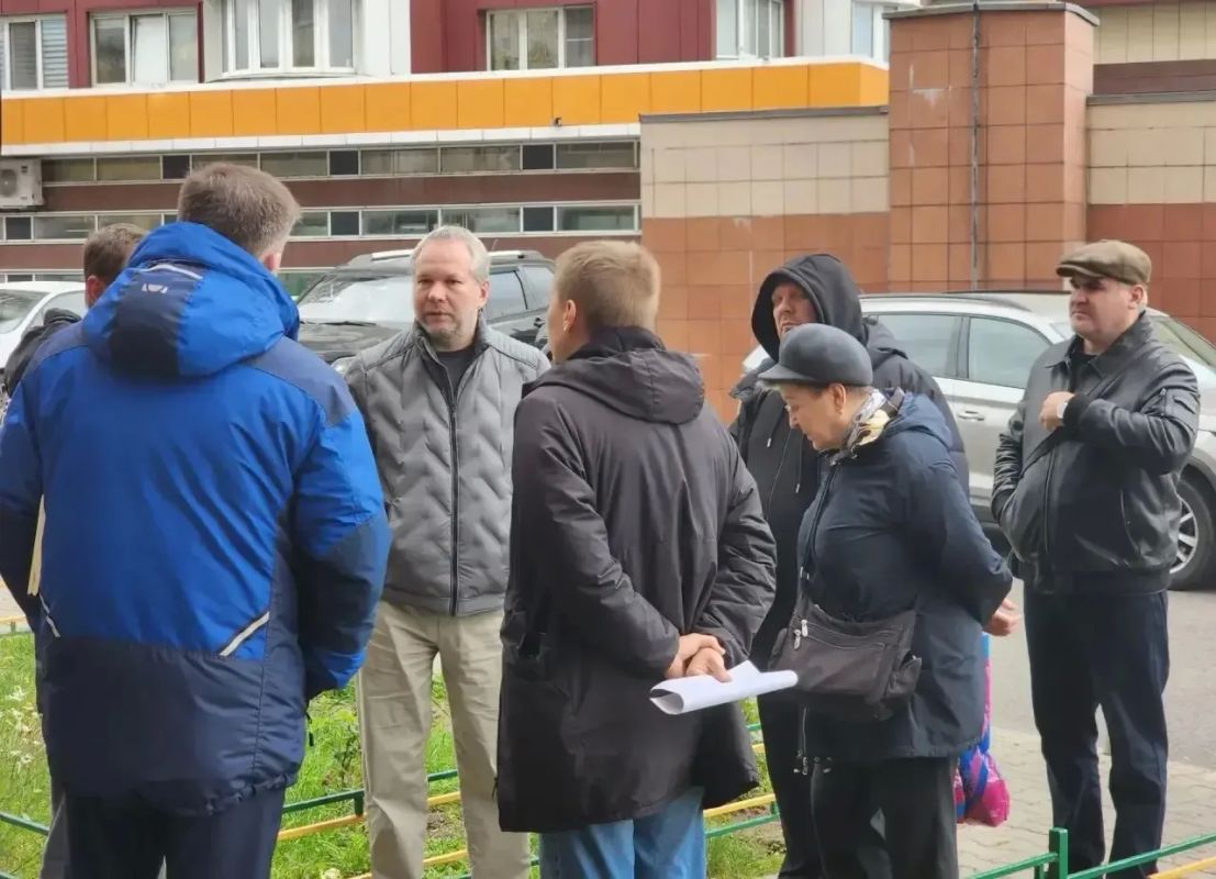 В Химках провели встречу с жителями по вопросам ЖКХ