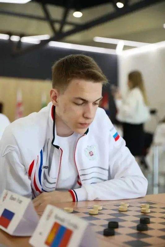 Иван Илясов — чемпион России по русским шашкам