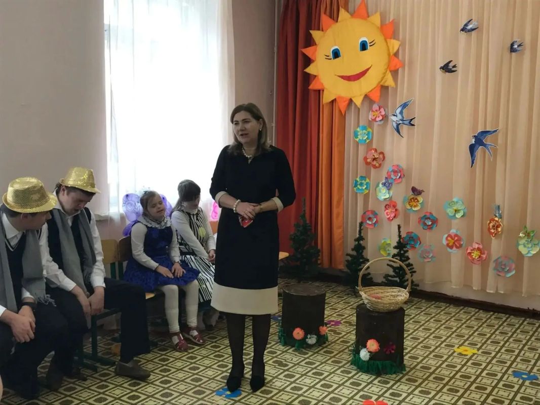 «Учитель — это не тот, кто ведёт за руку «Учитель — это не тот, кто ведёт за руку
